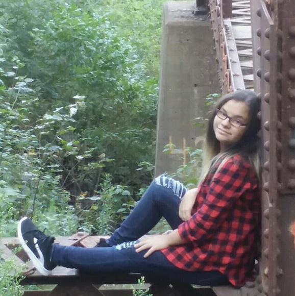 Meet your Posher, Ally - Picture 1 of 1